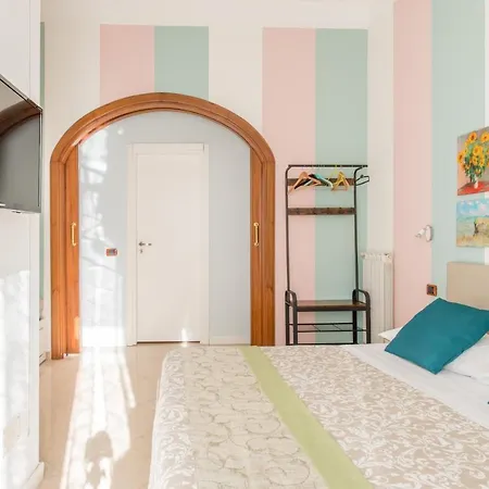 Bed & Breakfast Santa Teresa A Chiaia Naples